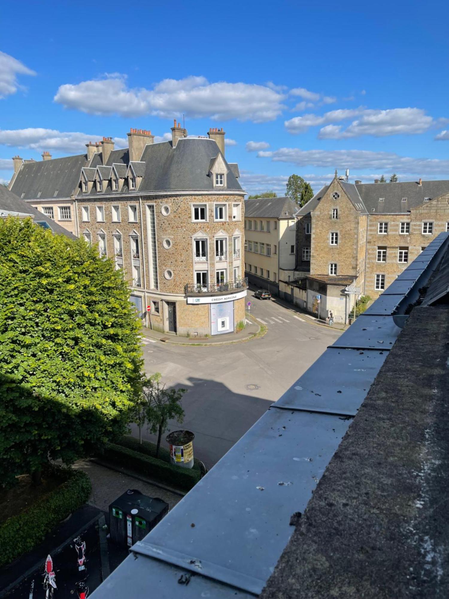 פלר Appartement Renove Tout Equipe, Centre Ville, Proche De La Gare Et Commerce מראה חיצוני תמונה