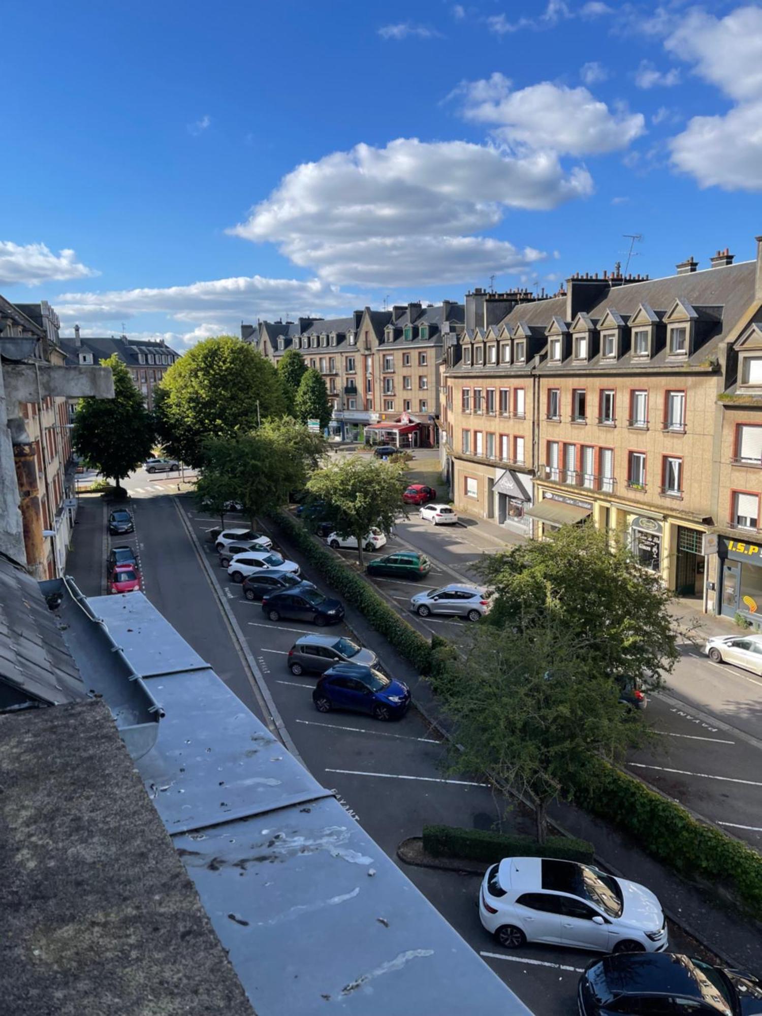 פלר Appartement Renove Tout Equipe, Centre Ville, Proche De La Gare Et Commerce מראה חיצוני תמונה